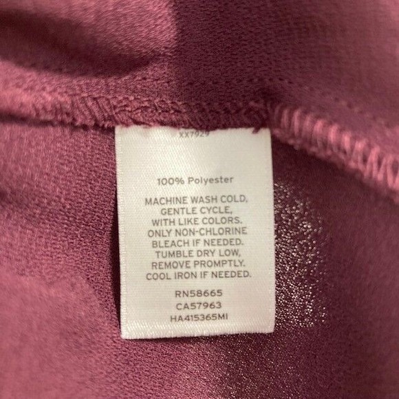 Halogen Womens Blouse Burgundy Deep V-Neck With Button Long Sleeve XS  NWOT - Picture 7 of 7